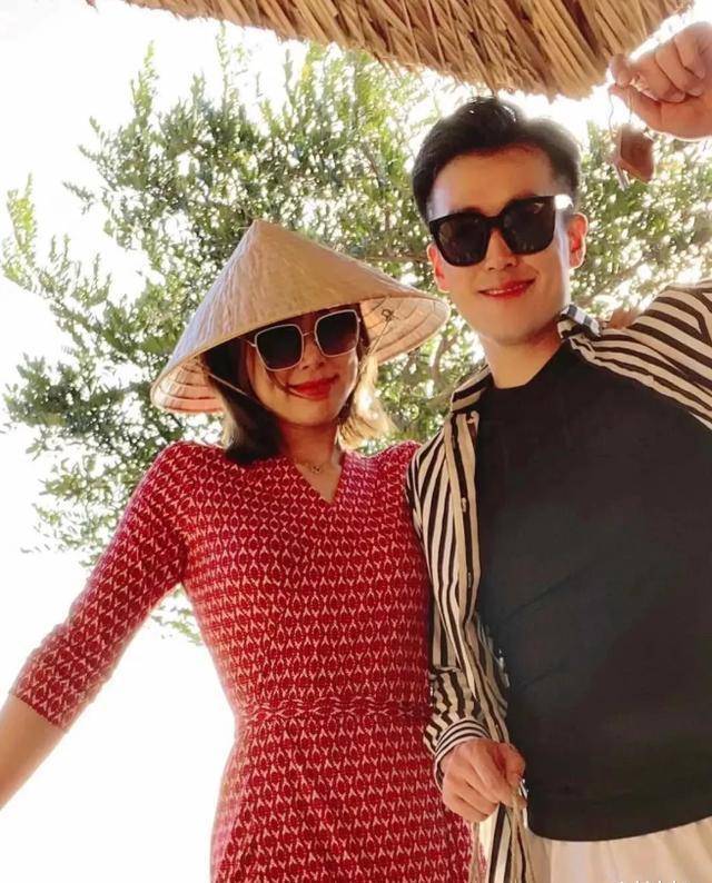 结婚证颜值太养眼,与丈夫上演最萌身高差_曾春蕾_排球_比赛