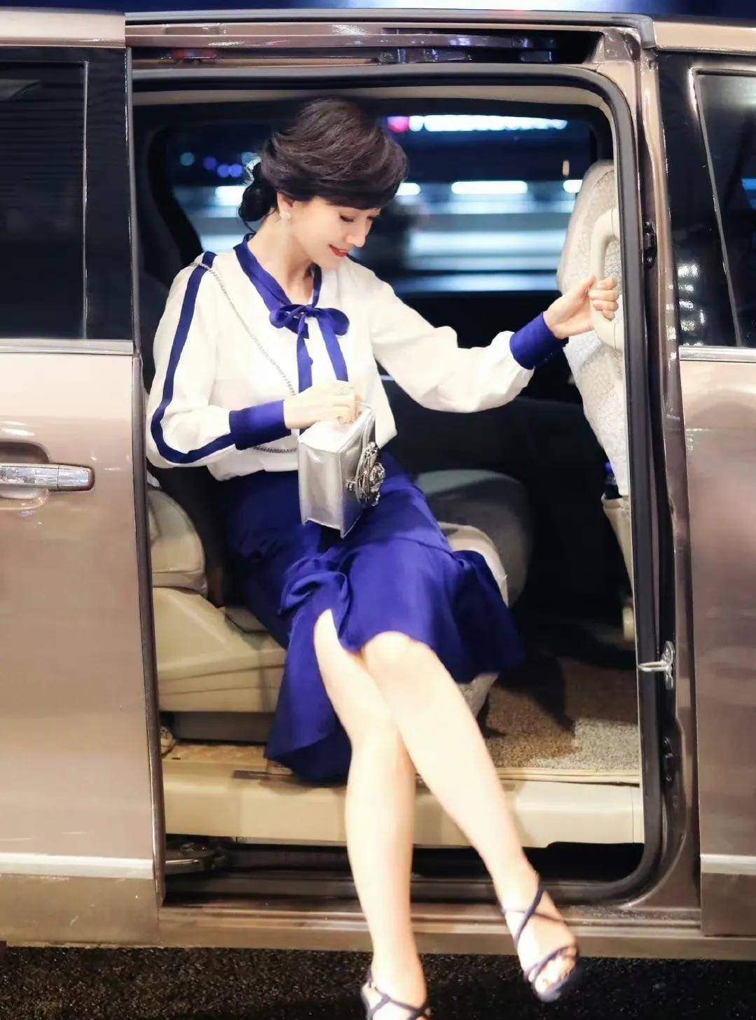 越老越有魅力的老艺人,男装,丝袜,应有尽有_蔡明_先生_赵雅芝