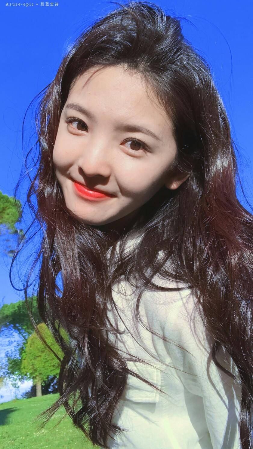 我总感觉章若楠,周也和张婧仪长得太像了对比别的95后小花,例