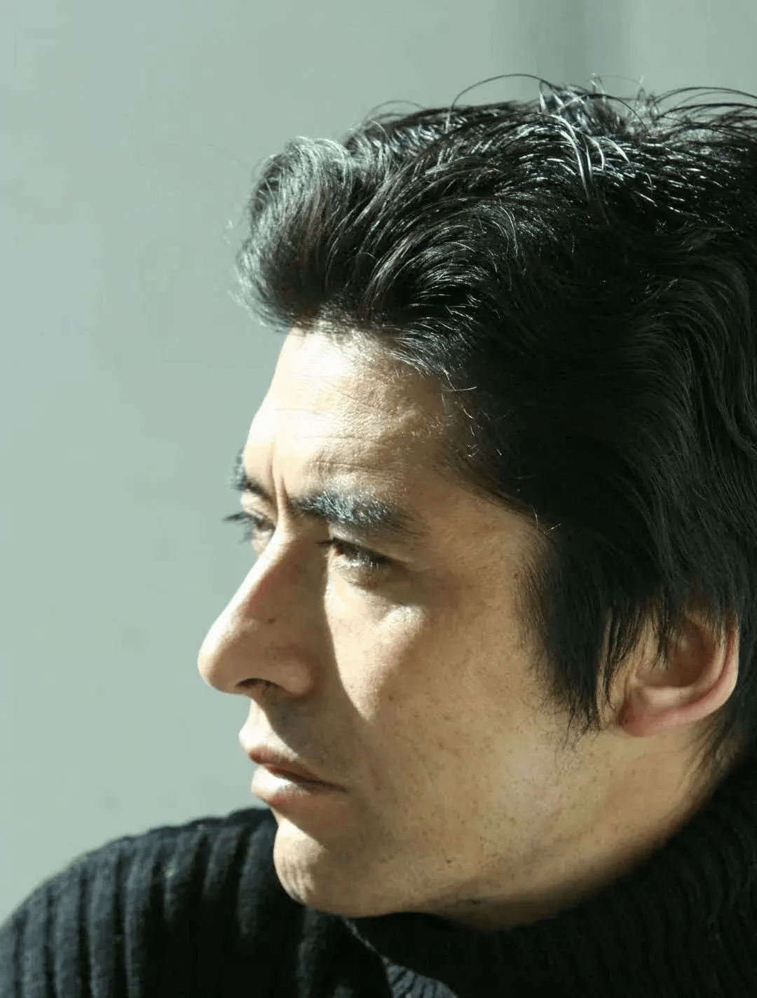 甘孜又用美男计:49岁局长一张照片帅出圈,这次丁真输了_刘洪_康巴汉子