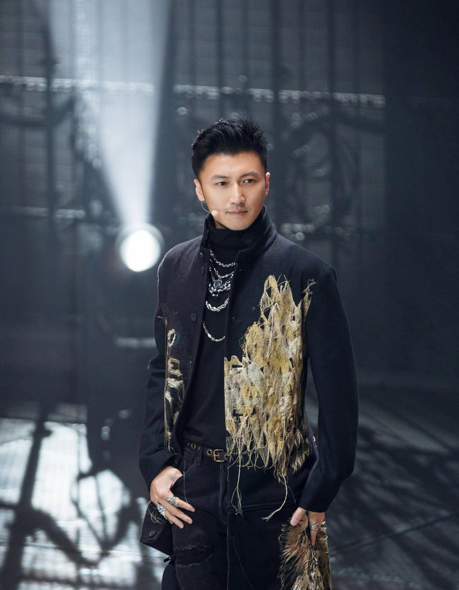 型男谢霆锋发型真帅,这四款中年男士也能借鉴,我这个女生都想剪_刘海