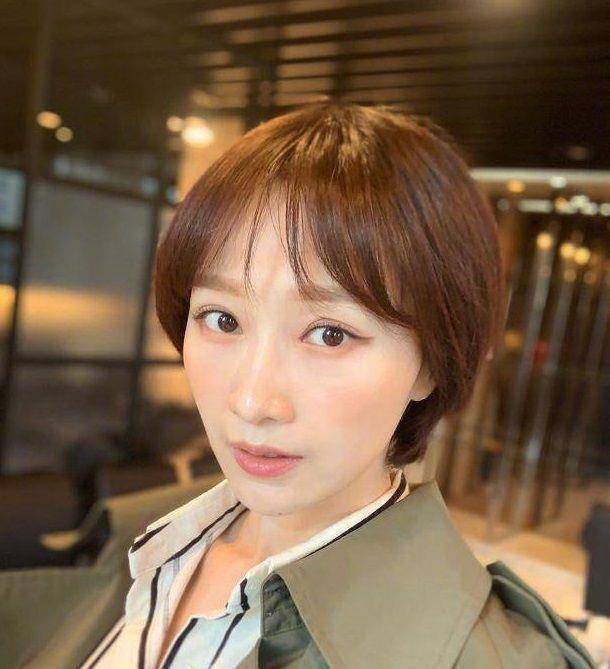 "慕容云朵"近照变尖脸,最火时嫁富商生子,今33岁变化太别扭_肖涵_事业