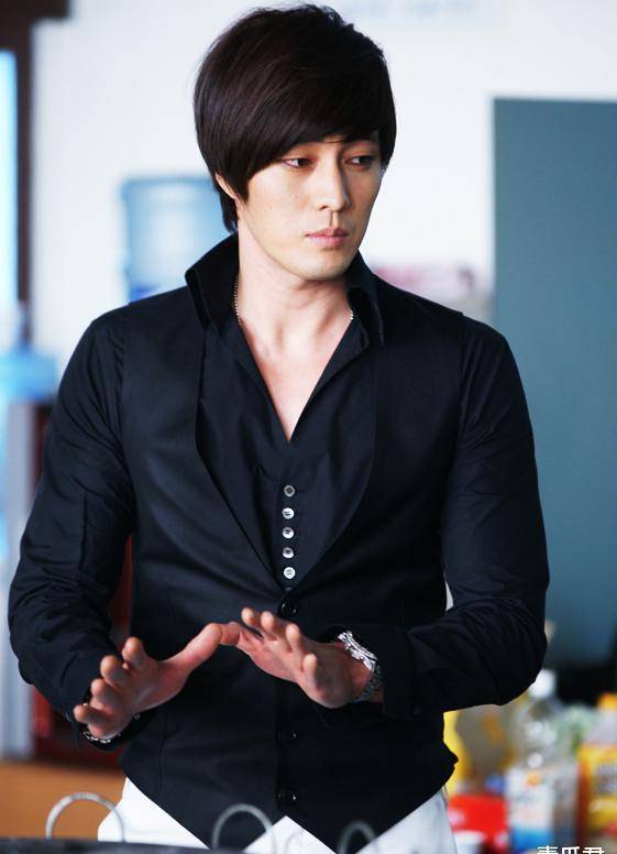 恩静与大17岁男星苏志燮结婚,网友心疼faker,三冠王又能怎样?