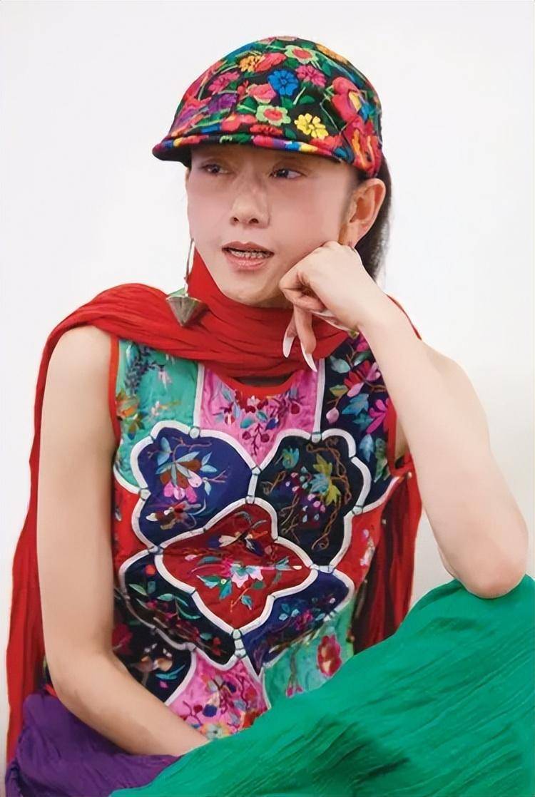 杨丽萍和前夫刘淳晴离婚20年,夫妻境遇一目了然?_刘春清_舞蹈_舞台