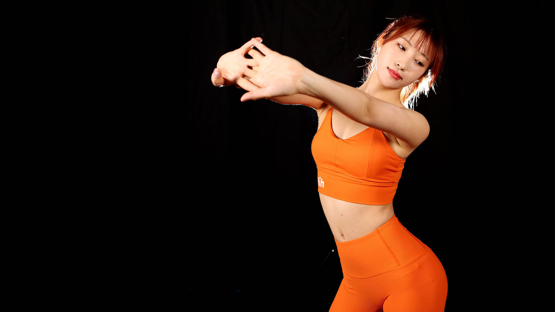 蜂腰,蜜桃臀,马甲线,俄罗斯模特好吸睛,怎样练出大长腿_侵权_图片