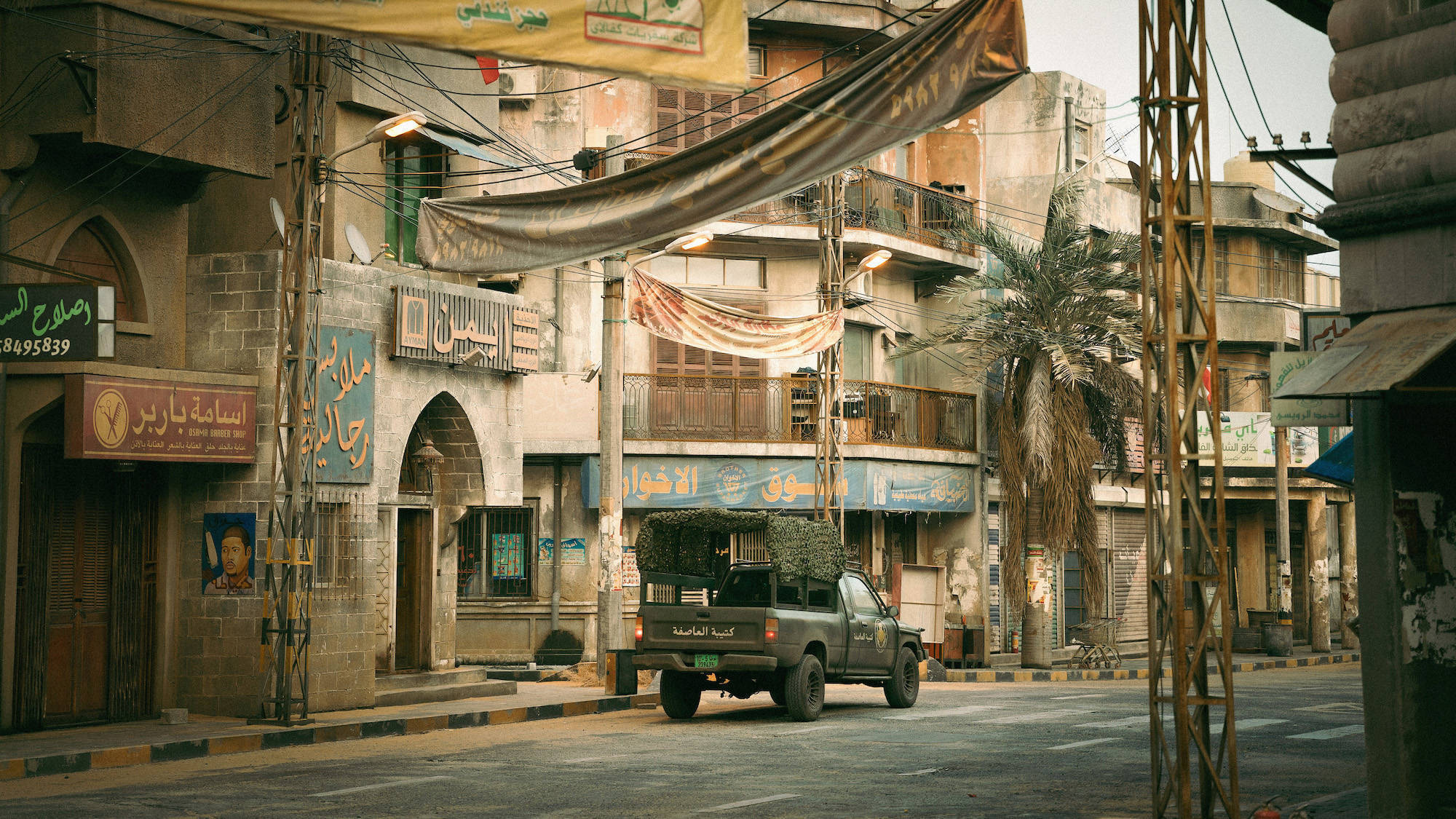 外籍演员看了《万里归途》搭出来的景感叹"太像了"|揭秘_李淼_美术