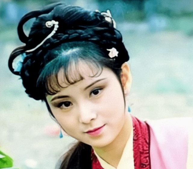 《红楼梦》:一度短暂上位的四儿,最后为何又惨被驱逐?