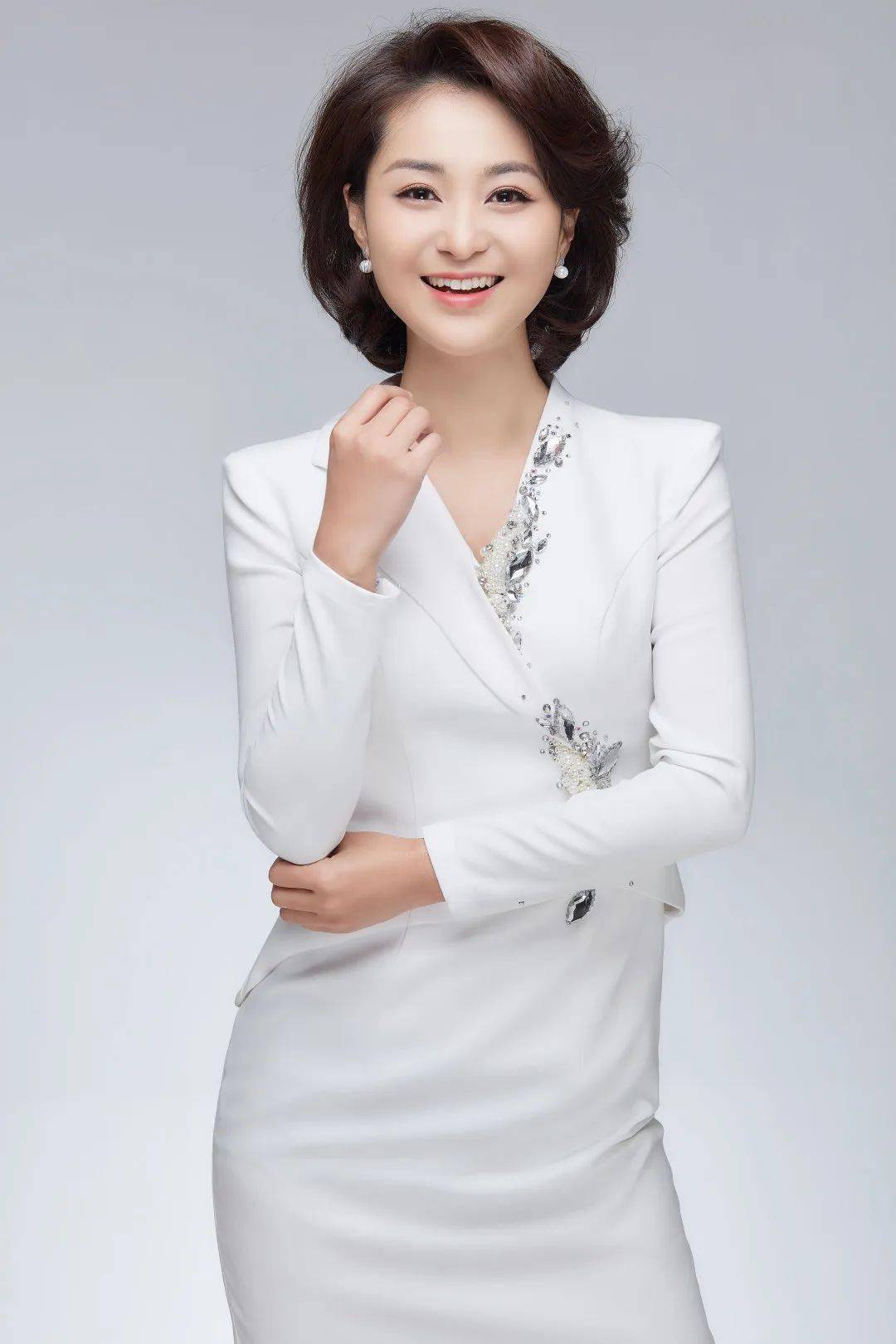 她是济南广播电视台首席主持人,济南市民心中亲切温暖的小甜沫