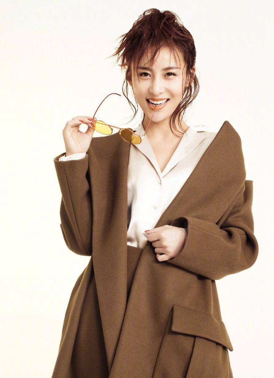 贾青,1986年5月2日出生于陕西西安,2007年,出演都市时装剧《义本同心