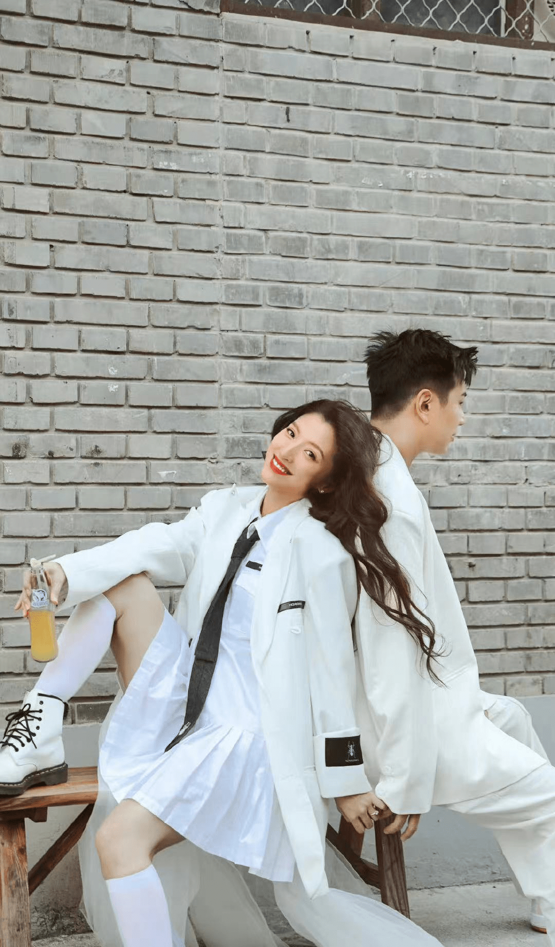 34岁颜值逆天,暖男老公养眼,郎才女貌好般配_少女_岁月_痕迹