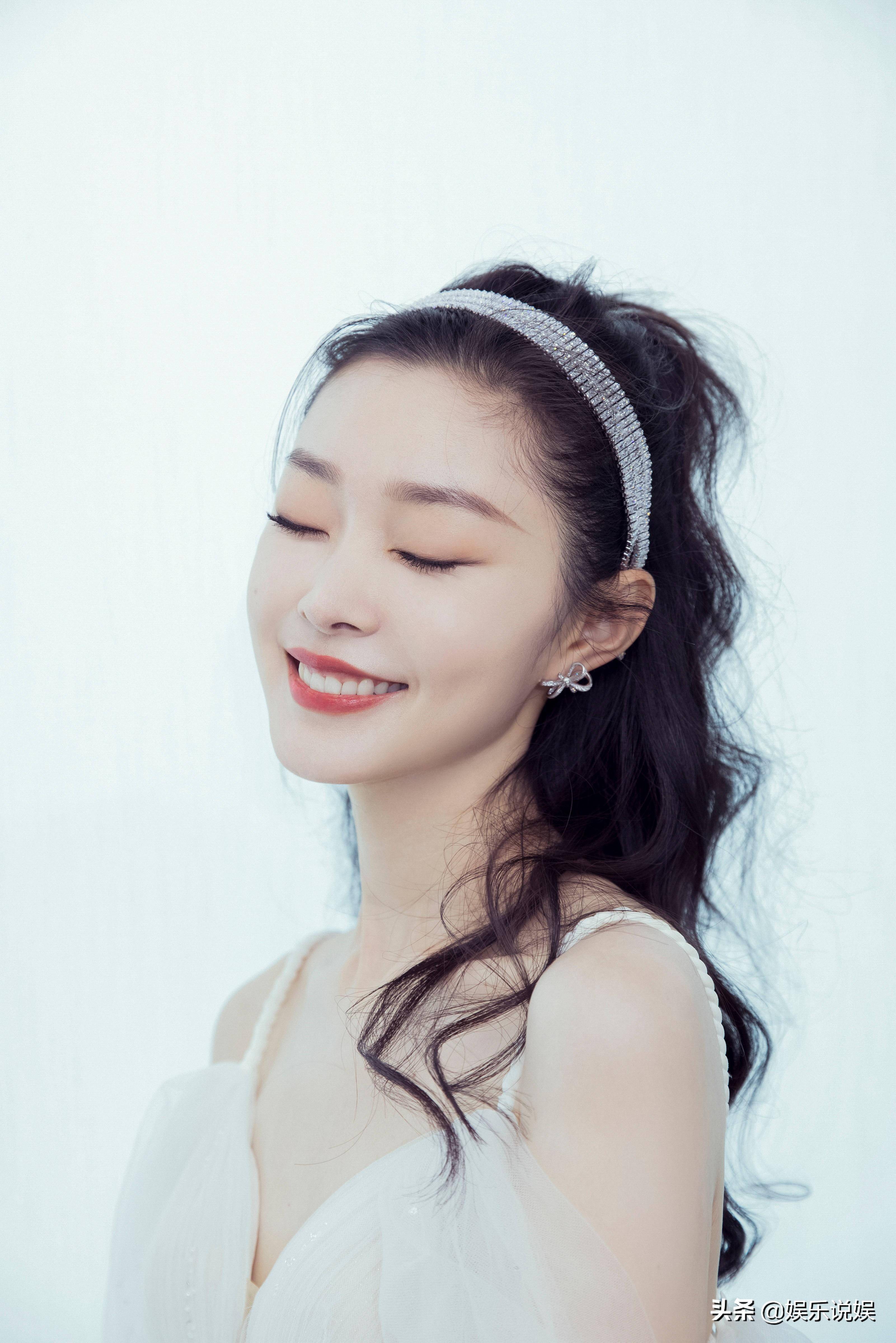 宋轶穿白色透视公主裙秀好身材,一颦一笑温柔甜美_纱裙_爱情_气质