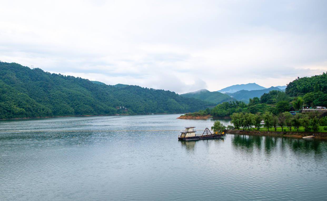 佛子岭大坝,被誉为"新中国第一大坝",来安徽霍山旅游不要错过_水库