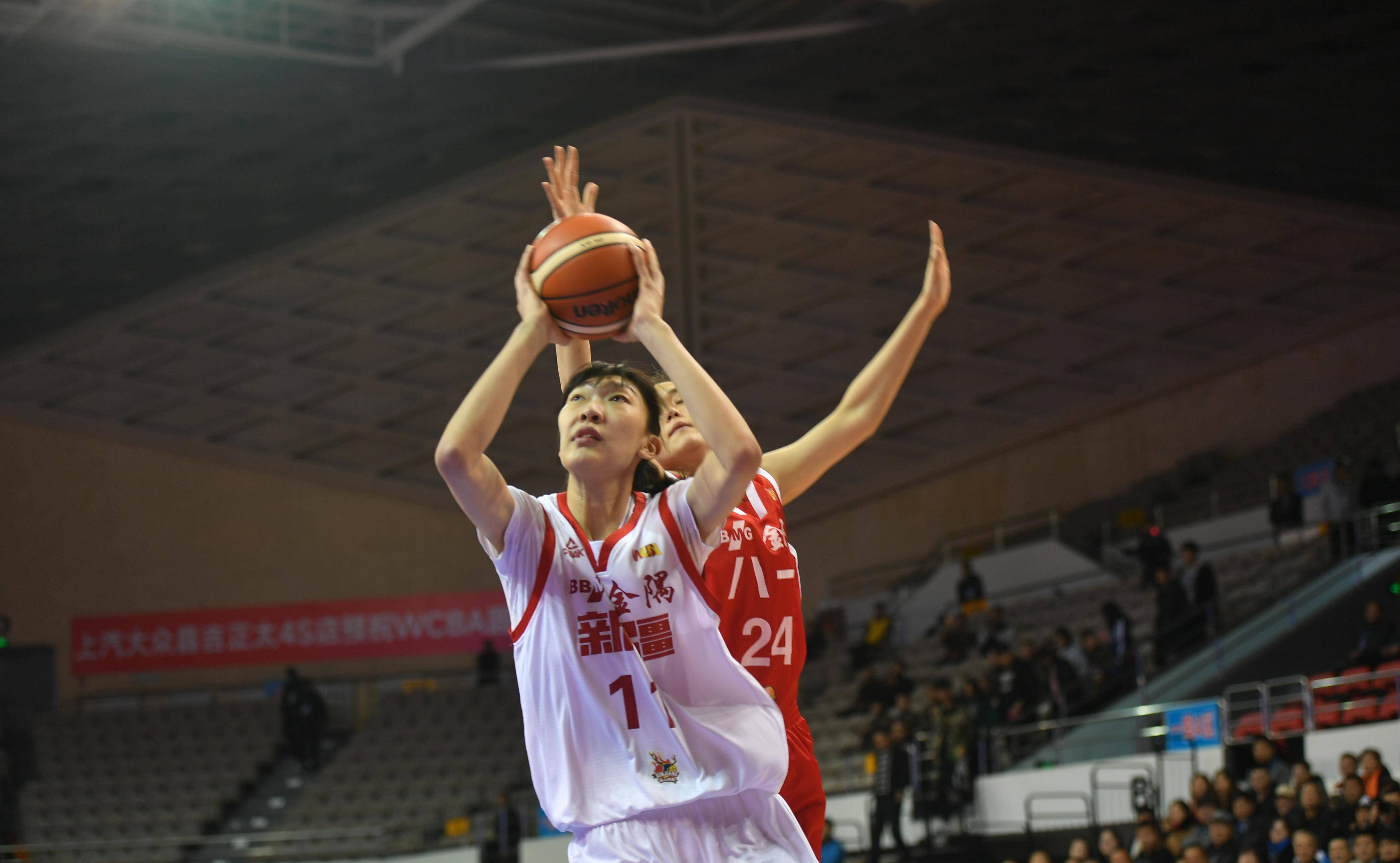 "疆"军点将台 - 韩旭:与队友携手筑起中国女篮"新长城"_奥运会_篮球