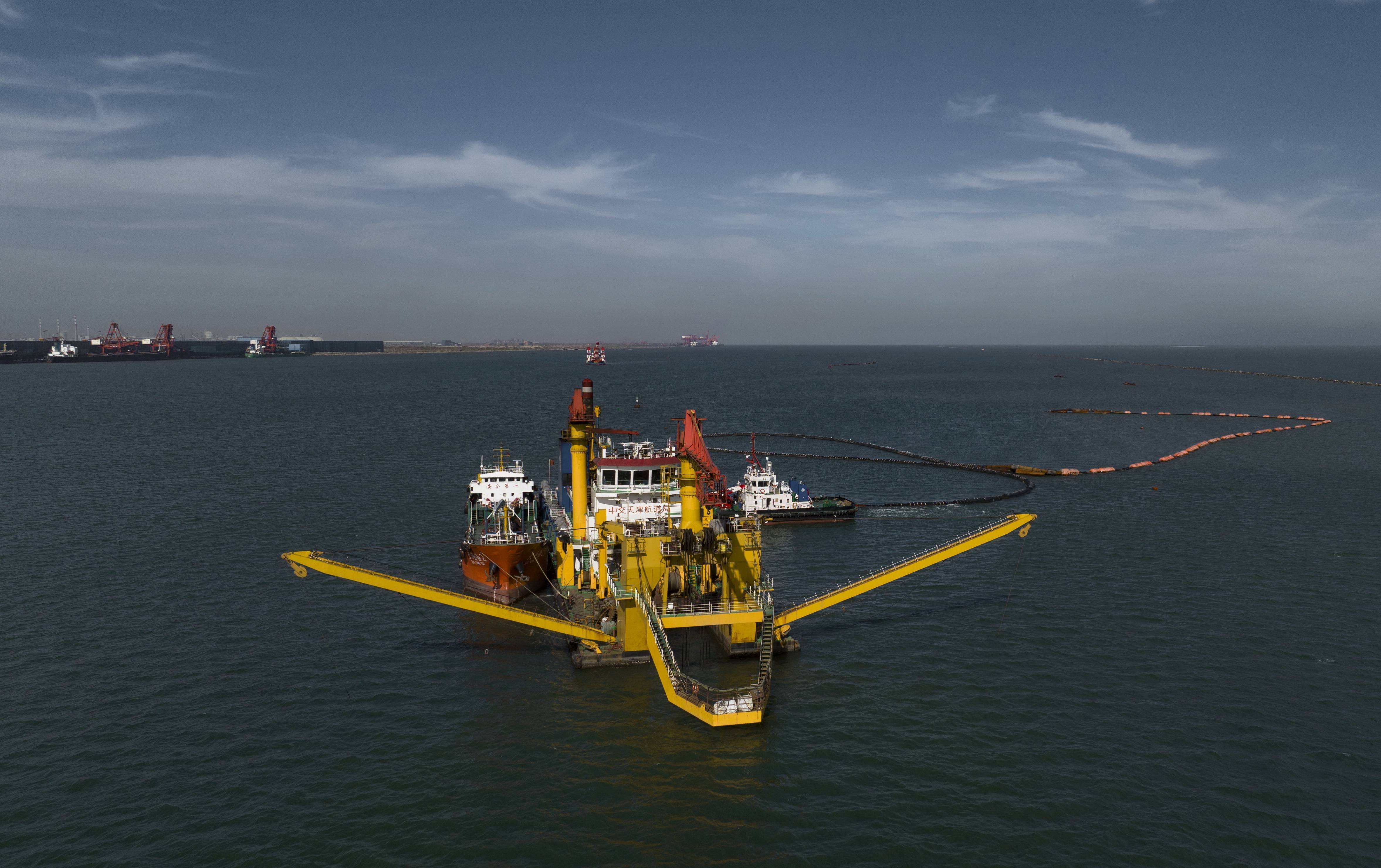 唐山港京唐港区第四港池25万吨级航道建设稳步推进_施工_新华社_工程