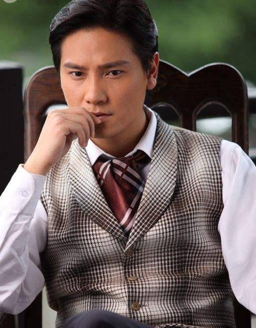 他视赵丽颖为心中女神,是杨千嬅的大哥,演技曾经碾压胡歌_丁子峻_生活