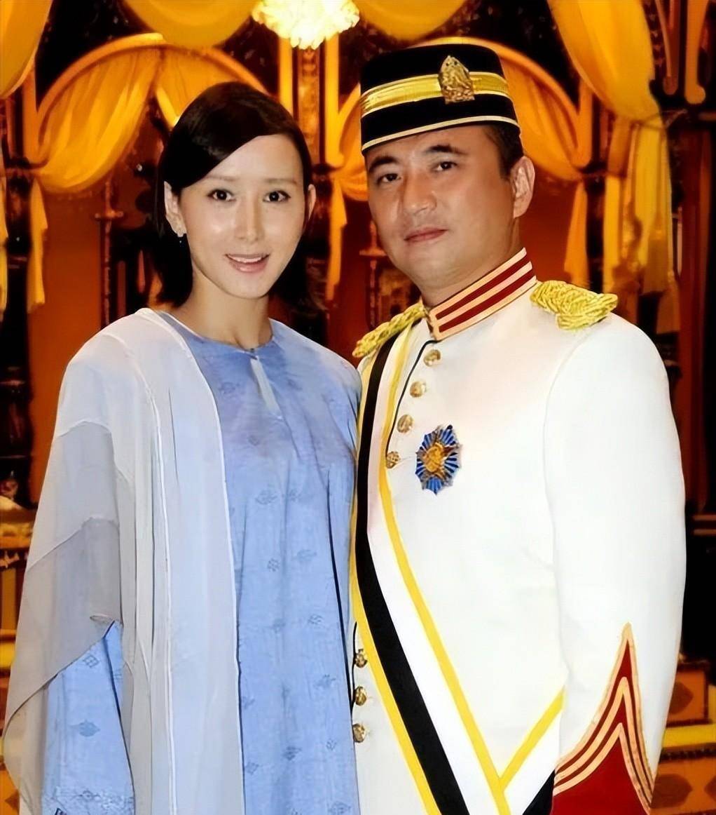 又一批老牌明星移居国外,嫁百亿洋富豪,住别墅,73岁