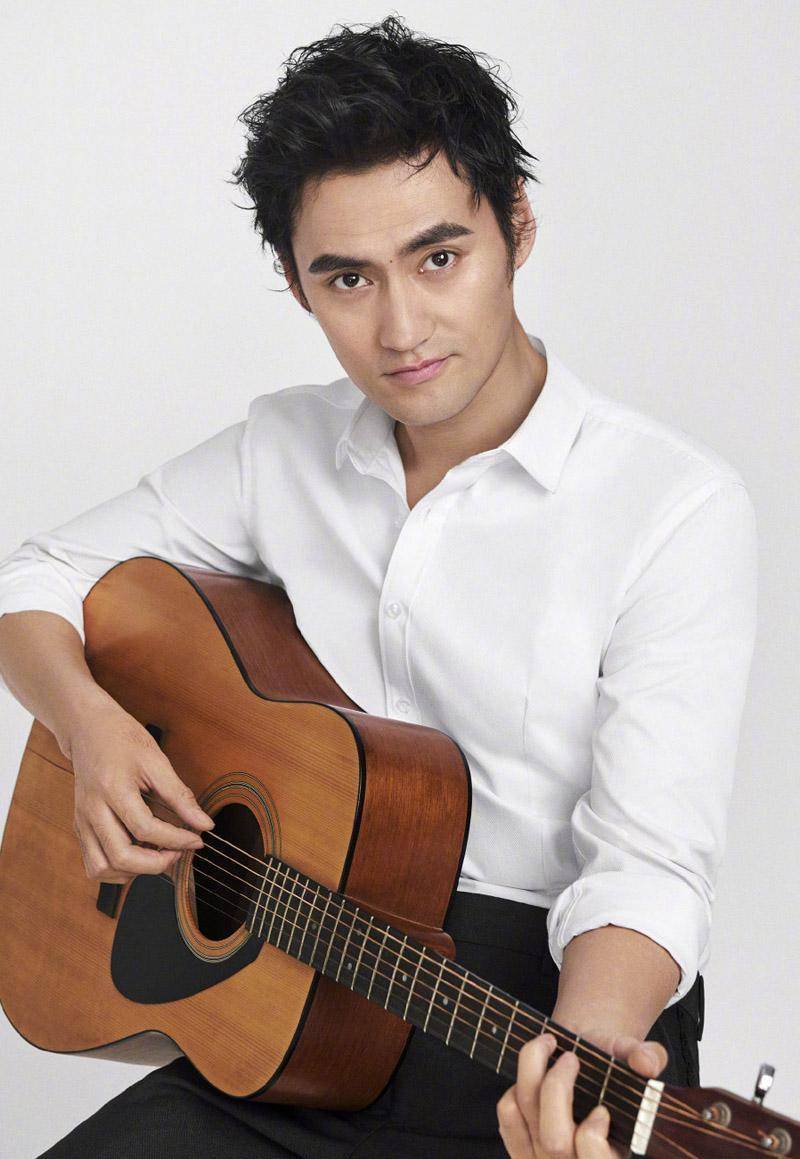 从武汉走出去的3位著名青年男演员,彰显江城男子的颜值和风骨_王凯