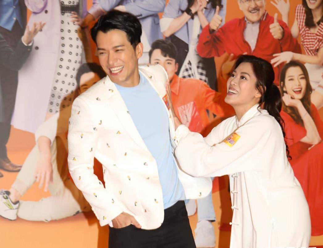 约男演员亲密逛街吃饭,两人一直是荧幕情侣_许家杰_林淑敏_和林