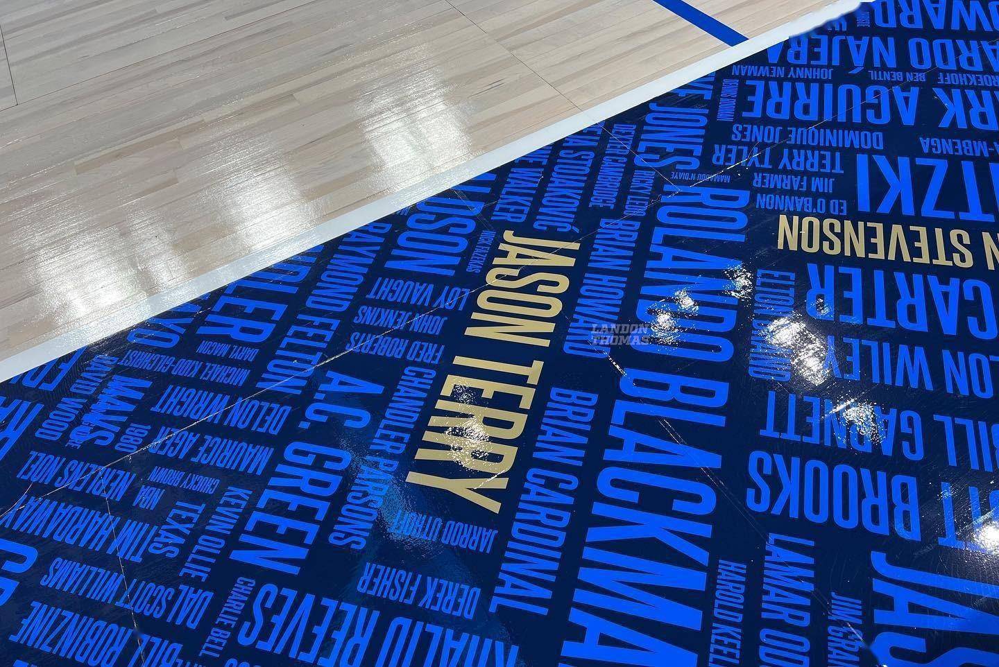 独行侠主场地板更换设计 王治郅名字位列其中_赛季_显示_1