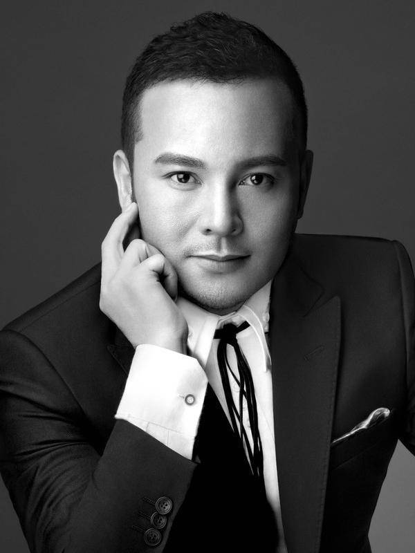 首席男模胡兵出道多年颜值在线,妆后重返二十岁,今49岁逆生长_毛戈平