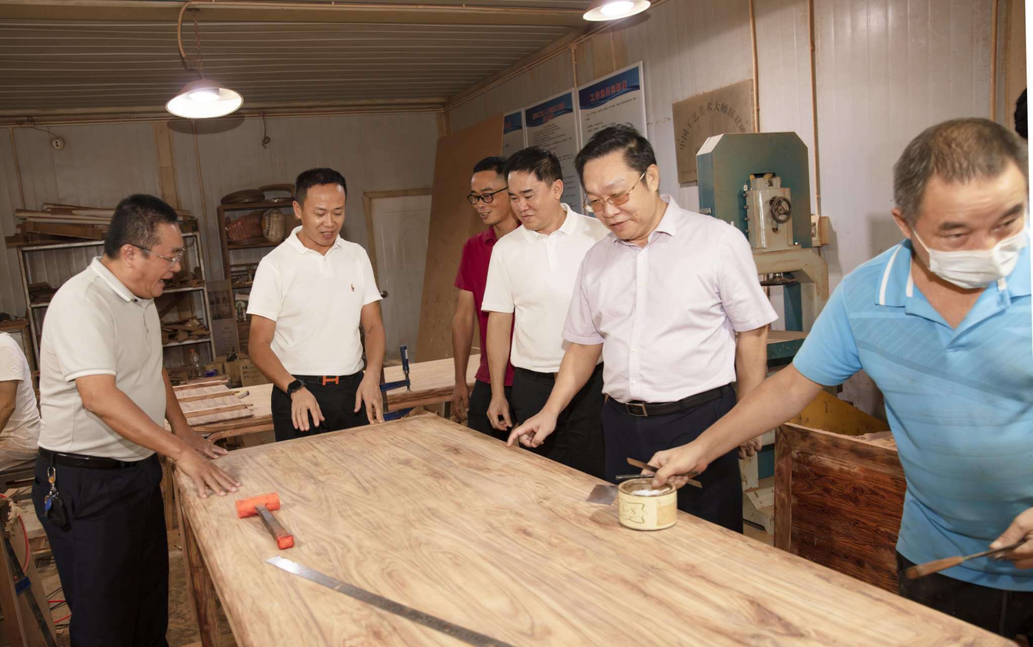 匠心独运,守正创新——邹鸿工匠人才创新工作室揭牌_黄花梨_行业_发展