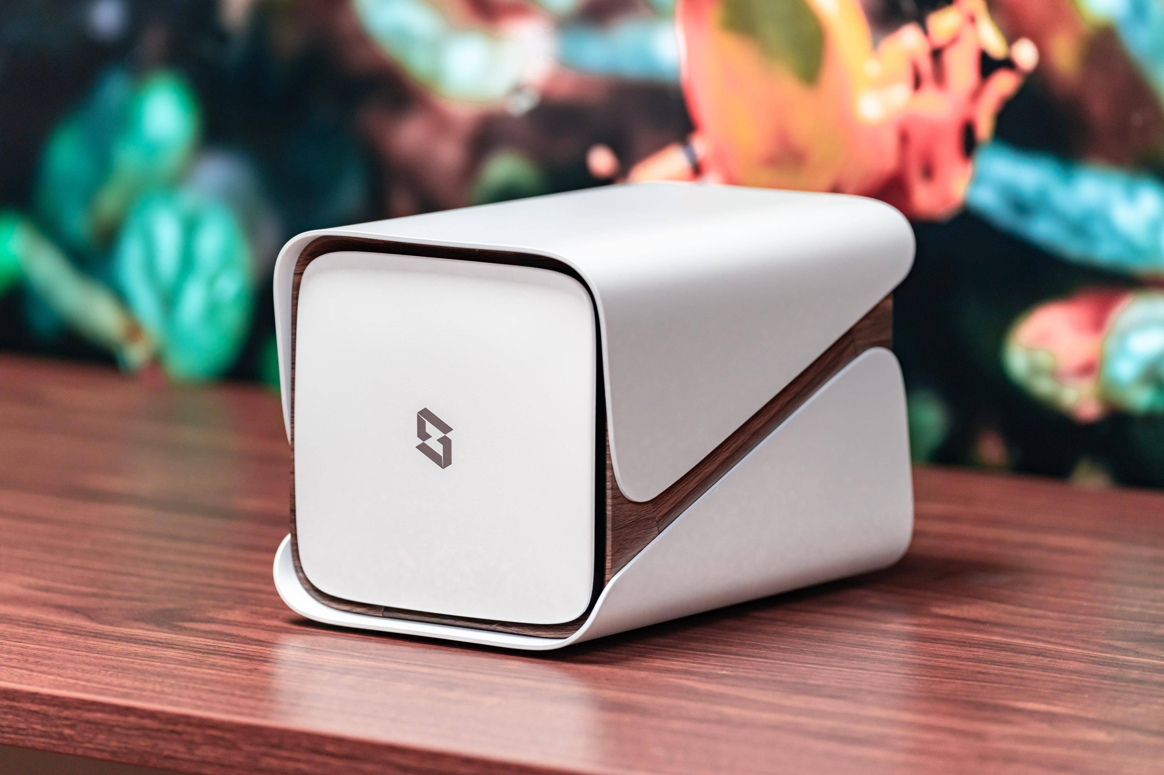 极空间 Z4S 体验：影视信息搜刮 + AI 相册管理 + 全局内网穿透