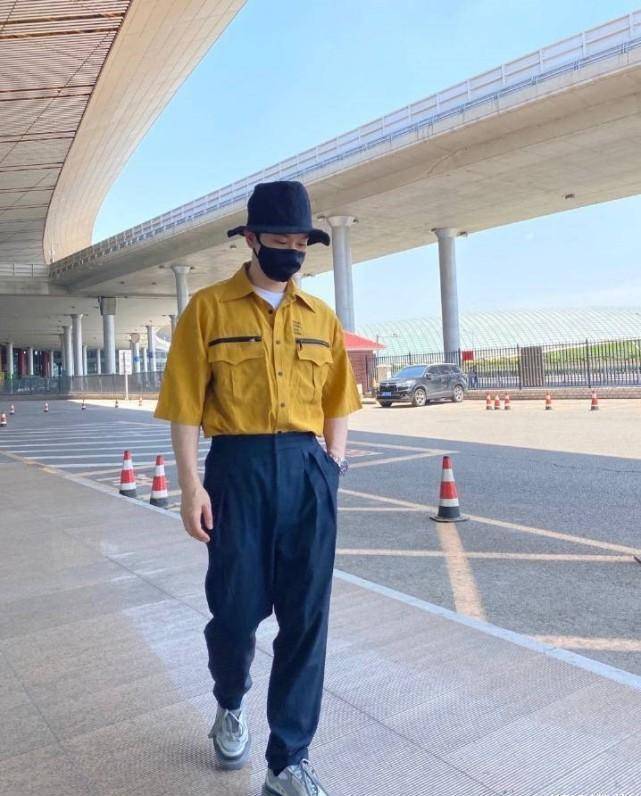 黄晓明王鹤棣的秋冬花式穿搭,时尚感十足,风格也太赞了_整体_白色