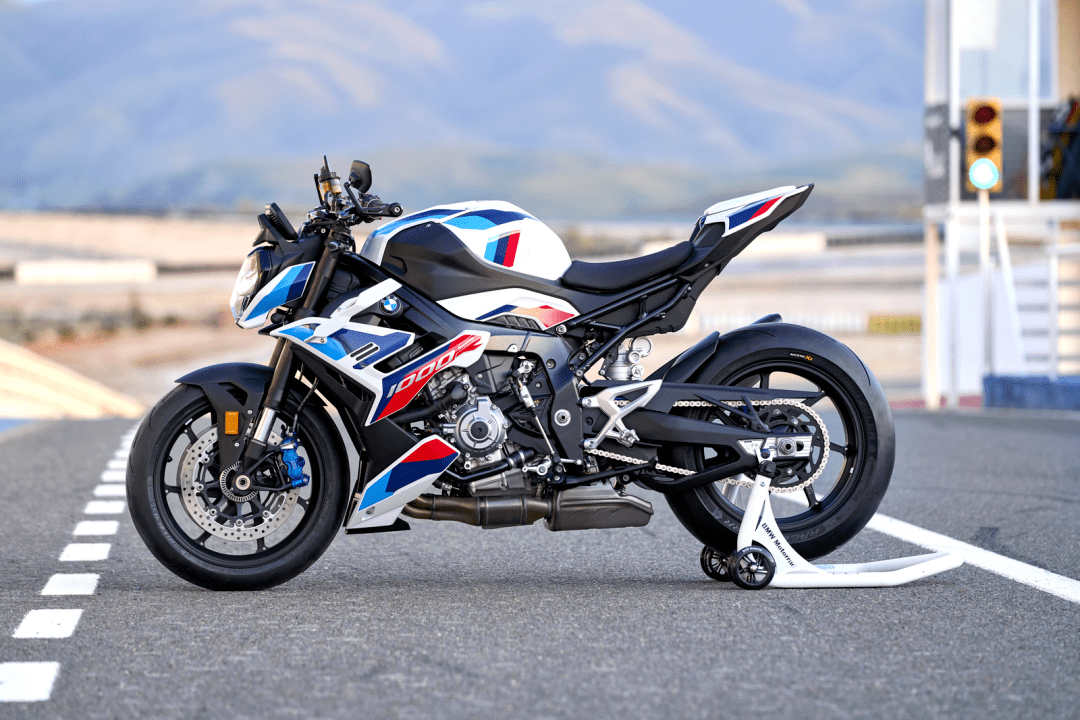 宝马摩托新 m 1000 r 户外特写_搜狐汽车_搜狐网