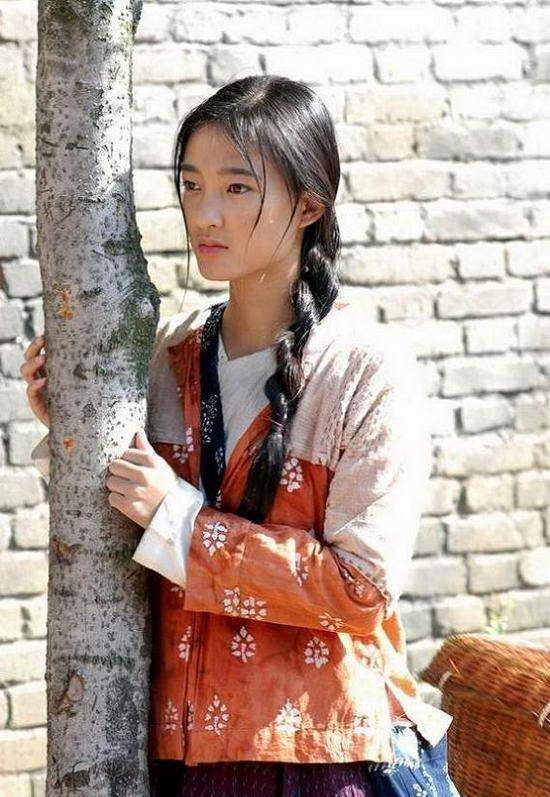 她是乔振宇前女友,同居8年被抛弃,和林更新暧昧今上浪姐大火_王丽坤