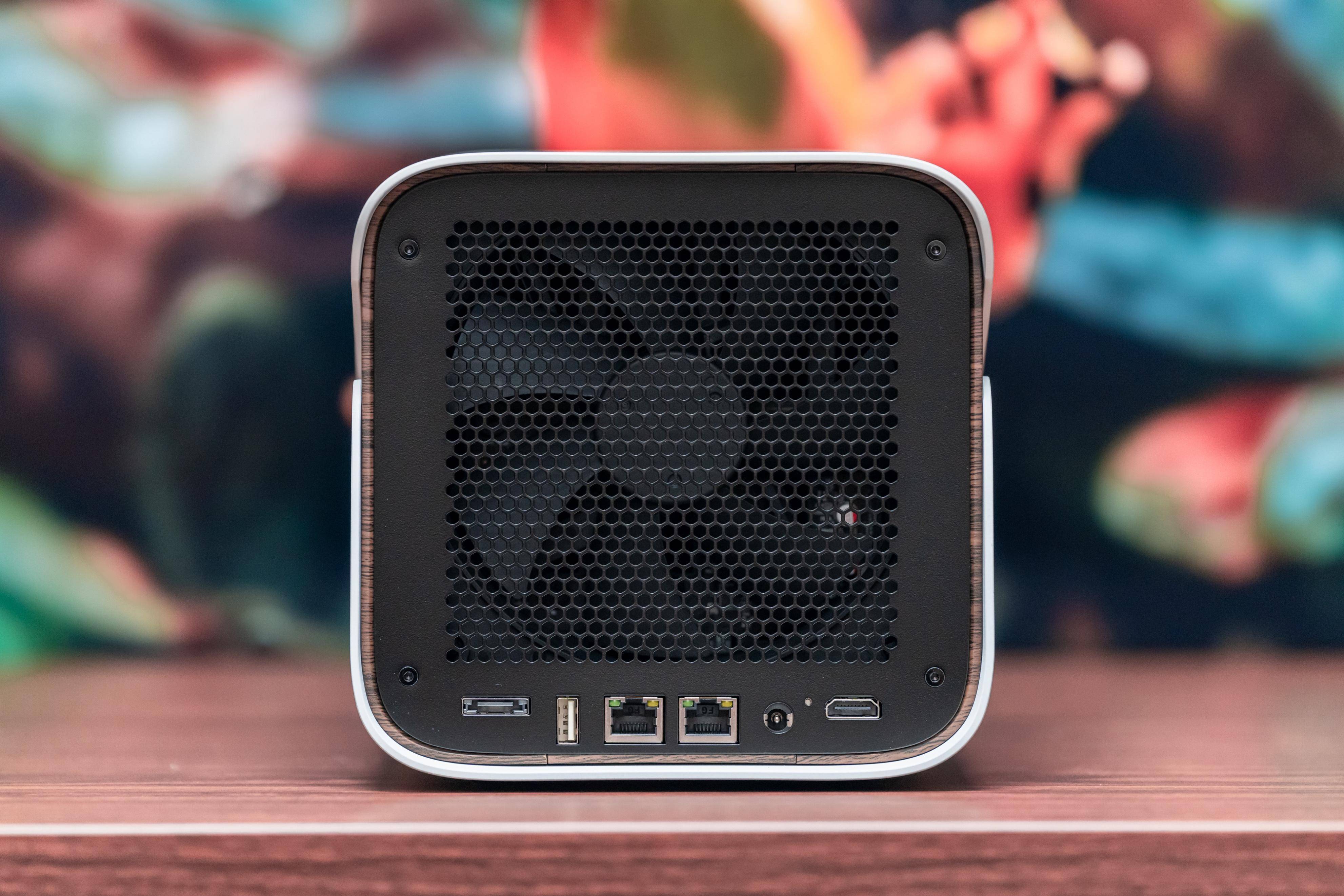 极空间 Z4S 体验：影视信息搜刮 + AI 相册管理 + 全局内网穿透