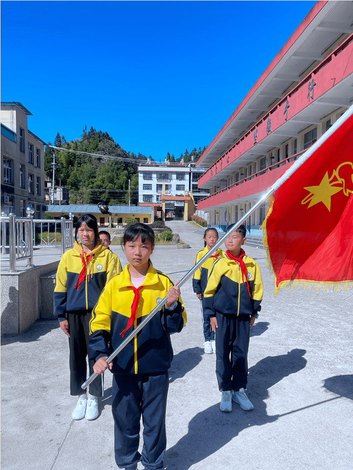 10月13日,屏南县甘棠中心小学开展了以喜迎二十大 争做新时代好队员