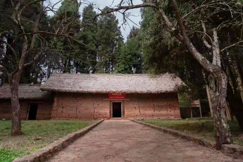 走进蒙自查尼皮,回望"茅草房的神圣时刻"_活动_红色_云岭