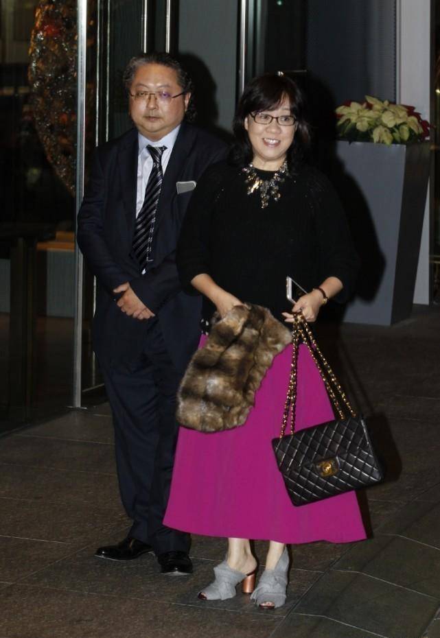 破冰后陈奕迅新歌成了头炮 tvb允旗下歌手亮相敌台_娱乐_何丽全_viutv