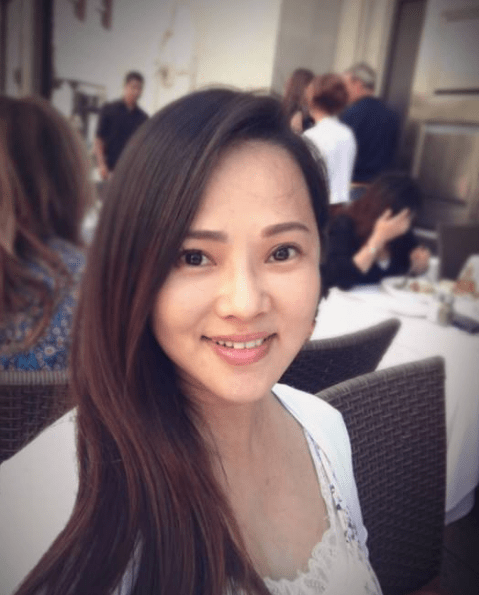 伊能静晒与婆婆合照，发文调侃婆婆胖，和老公秦昊亲密互动