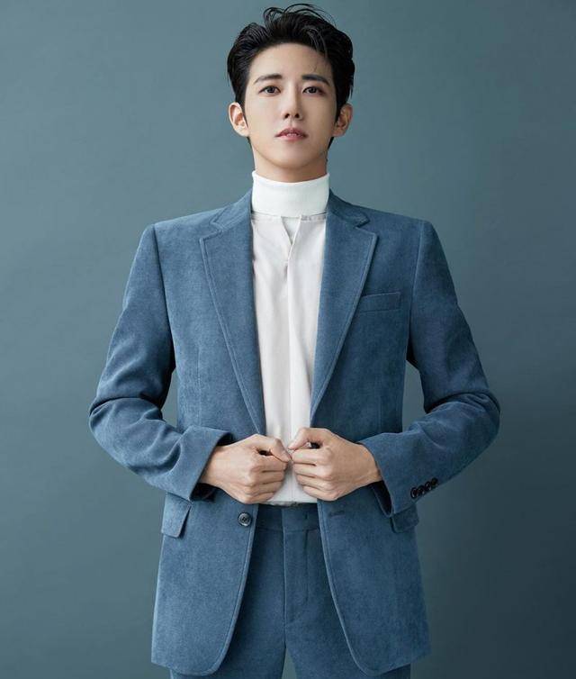 换脸成功真变帅了!黄光熙的10年颜值逆袭史,好想给医生送锦旗