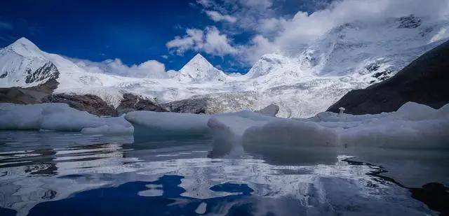 自驾西藏一定要去的萨普神山：这里被称为“小冰岛”有奇幻蓝冰