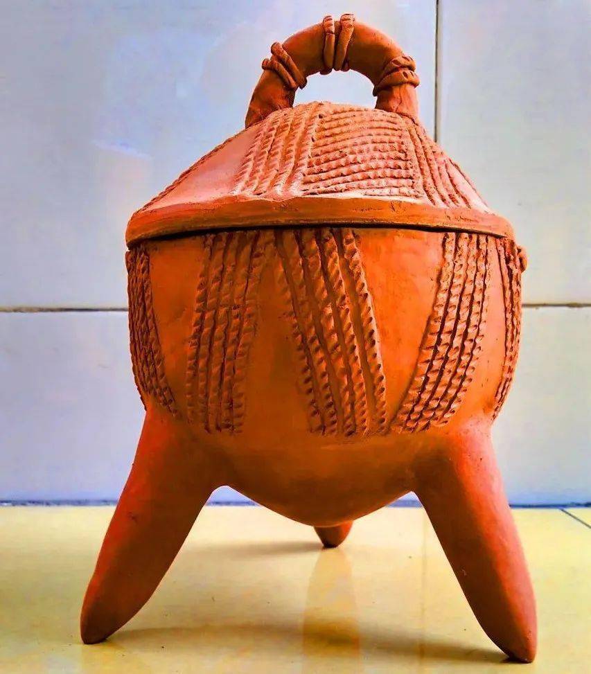 我市土陶业有着7300年的悠久历史,北辛土陶是北辛文化典型文化符号和