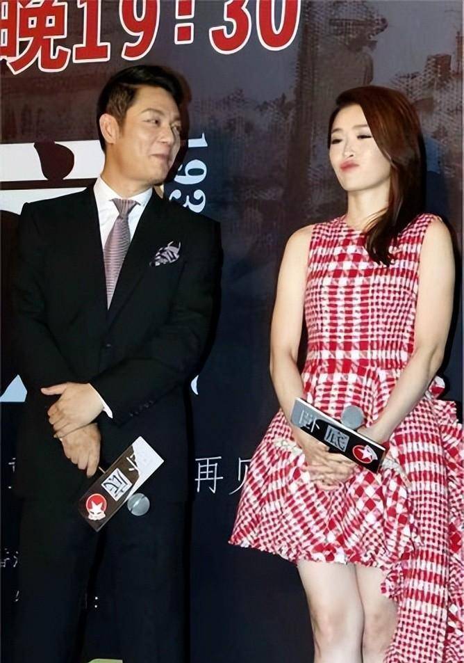 在多次被媒体拍到在一起的画面后,对于程愫的询问,傅程鹏也只是说这些