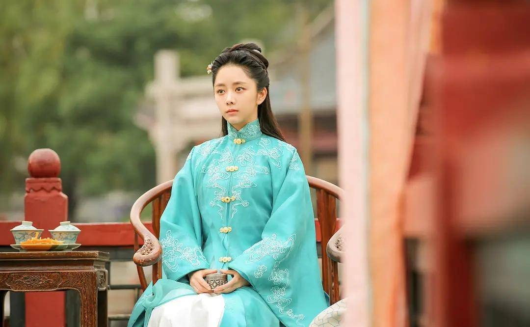 谭松韵和她上演"夺夫"战_侯府_徐令_观众