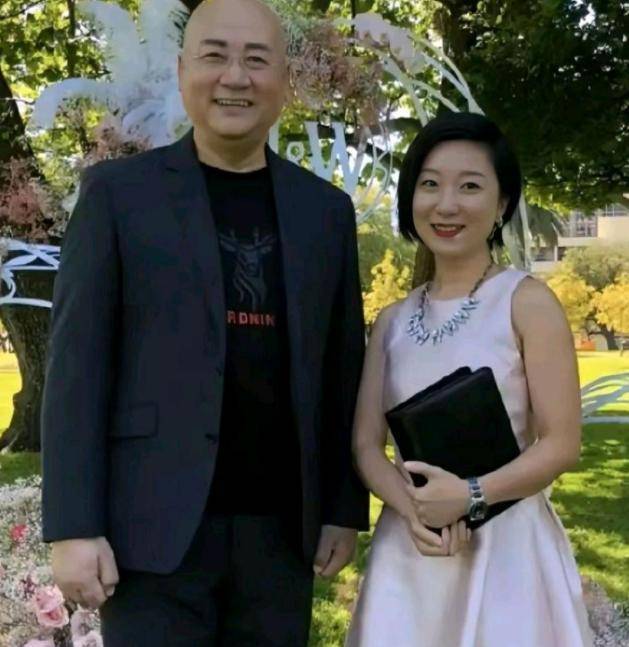 迟重瑞老婆 结婚照图片