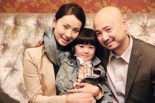 大陶虹浓妆现身差点都认不出来,跟徐峥老婆小陶虹比一个天一个地_陶红