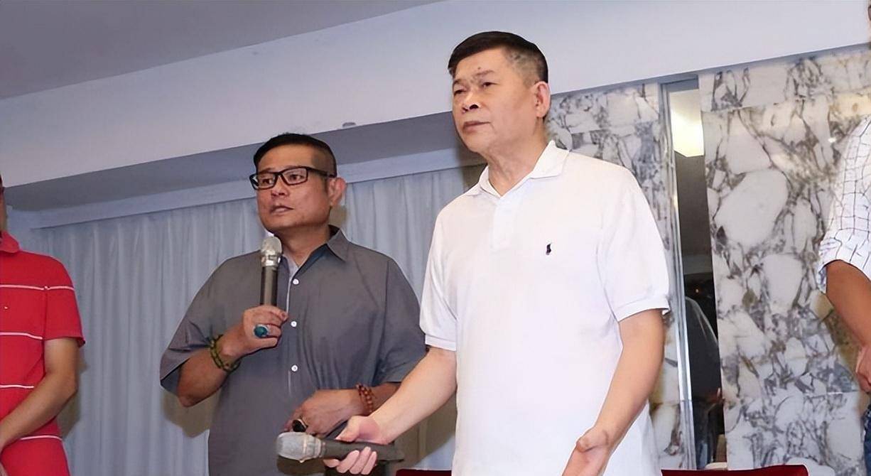 8位"老赖"明星,有人欠了2个亿,有人欠钱10年不还_周震_李亚鹏_王珞丹