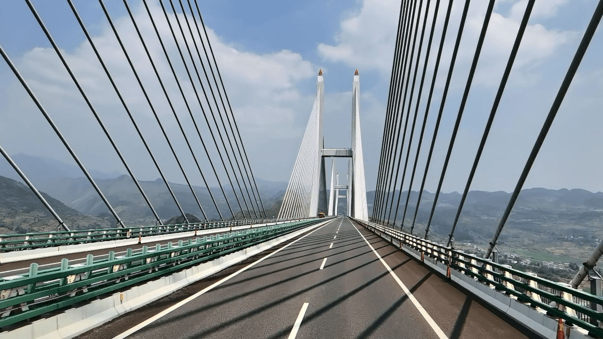 郴州丨横亘空中的一座大桥,历时六年建成,获得7项世界第一_施工_桥梁