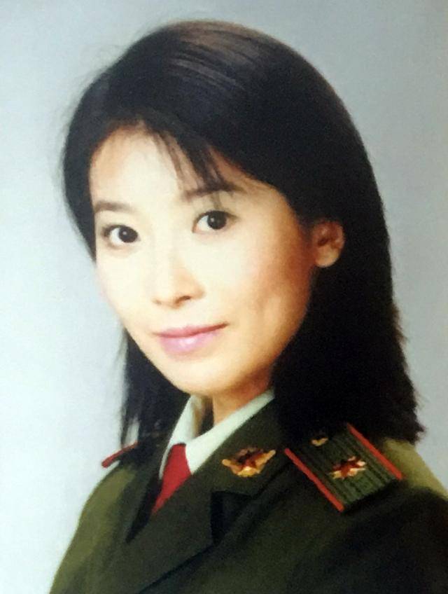 久违的张国民再现身 80年代北影厂当家小生 如今73岁精神矍铄很时尚