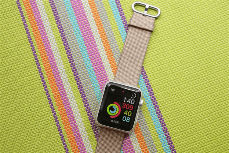 从小米手环到Apple Watch，苹果小米们如何在智能穿戴市场后来居上？