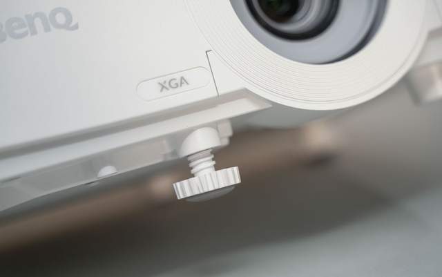 办公娱乐,一机搞定,明基 E520 智能商住投影机评测