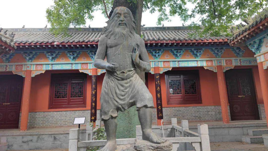 据史料记载,仓头乡有仓颉冢,后人在其冢上建祠,距今已有1300多年.