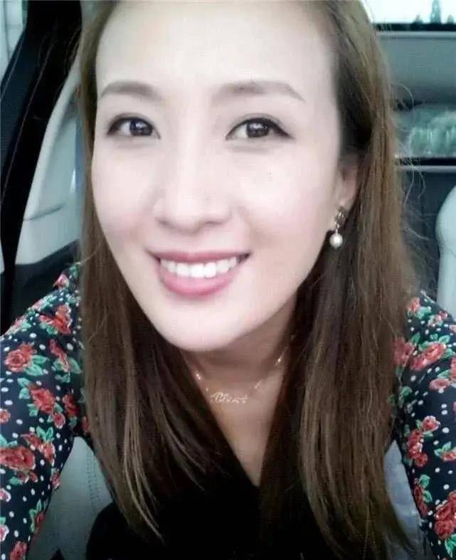 孙艺洲老婆曹晓雯图片图片