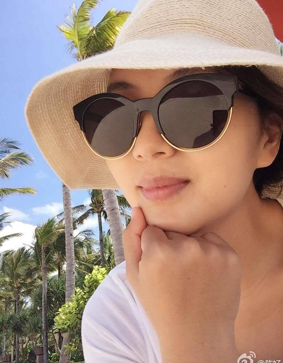 陈好近况爆光,素颜在家包饺子,昔日女神生活,如今朴实又接地气_时候