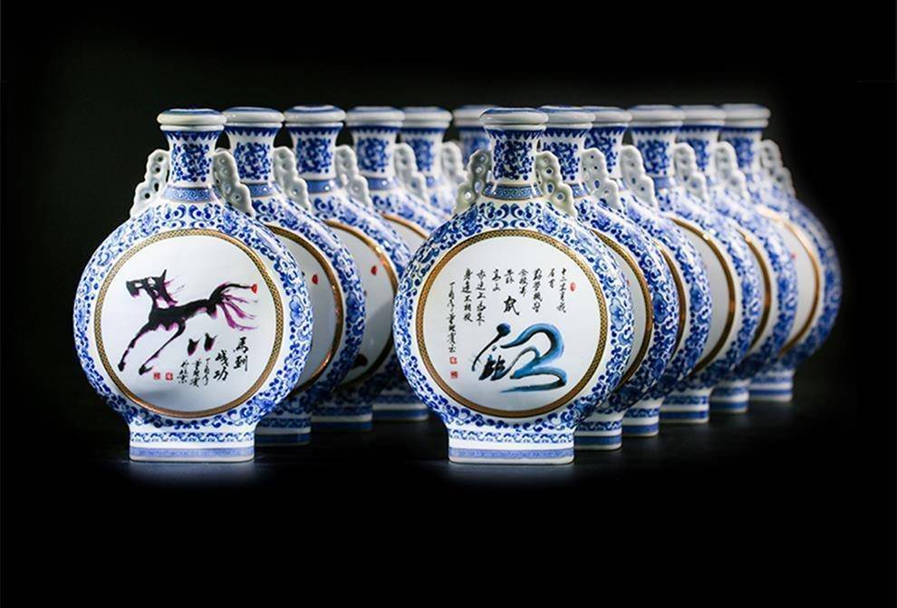 生肖酒将酒文化内涵,书画文化精髓,瓷文化韵味,生肖文化魅力融合统一